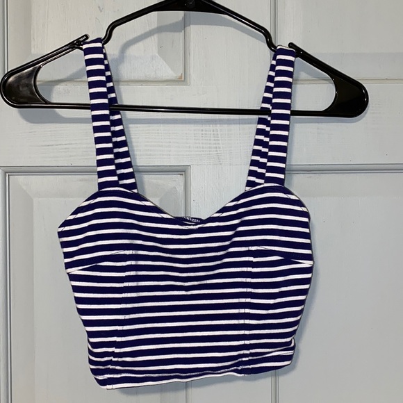 Forever 21 Tops - crop top